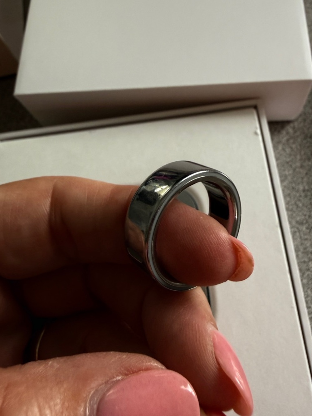 Oura Ring 4 Silver - Oura - Picture 3 of 6